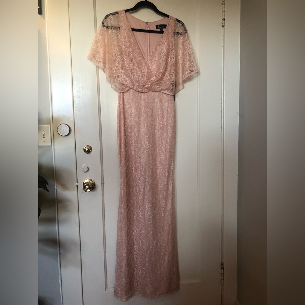 NWT Lulu's Dreaming of You floral lace maxi dress in blush pink. Size XS.